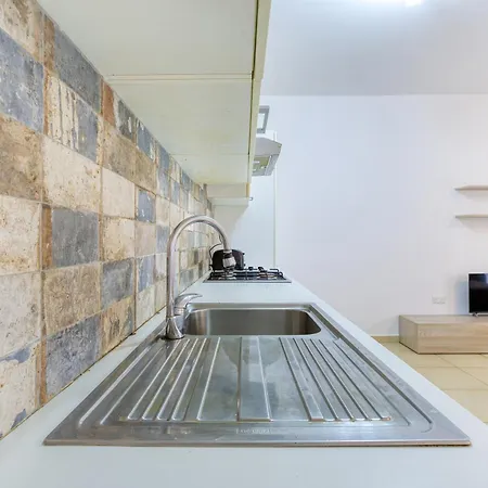 Cosy 2br Just Steps Away From The Promenade By 360 Estates *