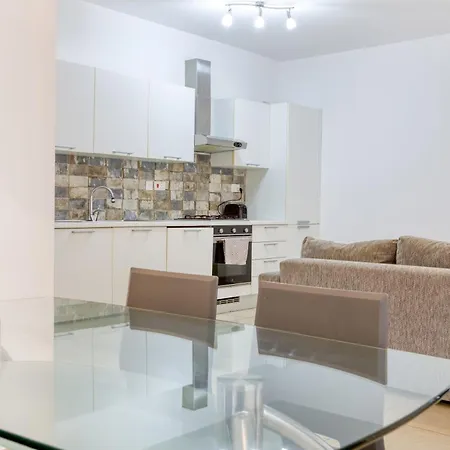 Cosy 2br Just Steps Away From The Promenade By 360 Estates شقة