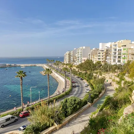 Cosy 2br Just Steps Away From The Promenade By 360 Estates *