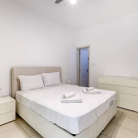 Cosy 2br Just Steps Away From The Promenade By 360 Estates 아파트 세인트폴스베이